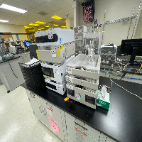 Agilent 1100 Series HPLC System with VWD Autosampler and Degasser image 0